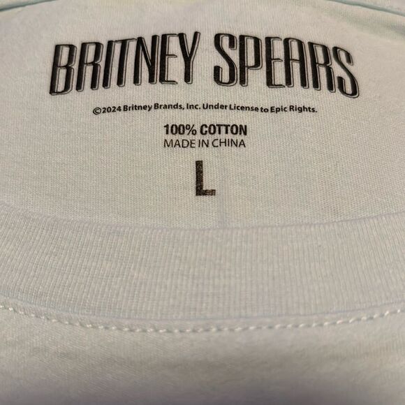 Britney Spears Stylish Graphic Tee - Picture 3 of 3